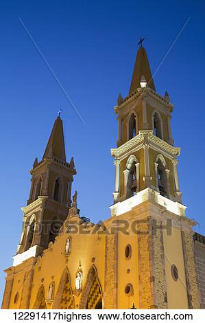 Stock Photograph - La Iglesia de Jesucristo de los Santos de los Ultimos Dias; Mazatlan, Sinoloa State, Mexico. Fotosearch