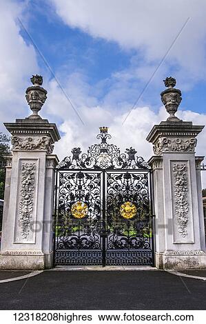 Pillars and gate to Kew Gardens; London, England View Large Photo Image Stock Photograph - Pillars and gate to Kew Gardens; London, England. Fotosearch
