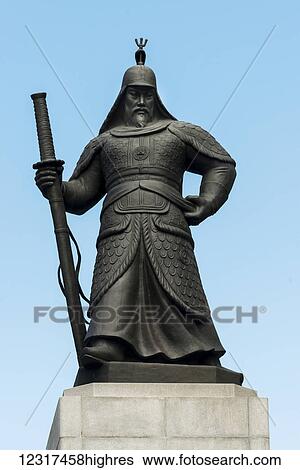 Stock Photograph - Statue of the Admiral Yi Sun-sin, Gwanghwamun Plaza; Seoul, South Korea. Fotosearch