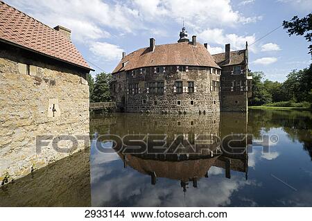 Castle Vischering, Germany View Large Photo Image Picture - Castle Vischering, Germany . Fotosearch