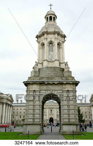 Picture - Courtyard, Trinity College, Dublin, Irland . Fotosearch