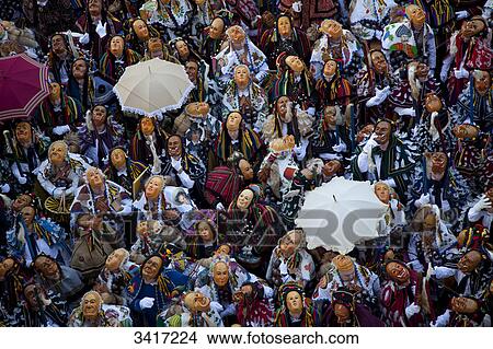 Picture - Crowd at the Rottweiler Narrensprung, Rottweil, Baden-Wuerttemberg, Germany, Europe . Fotosearch