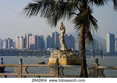 Picture - Fisher girl, Zhuhai, China . Fotosearch