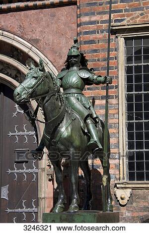 Stock Image - Herold statue at the old town hall of Bremen, Germany . Fotosearch