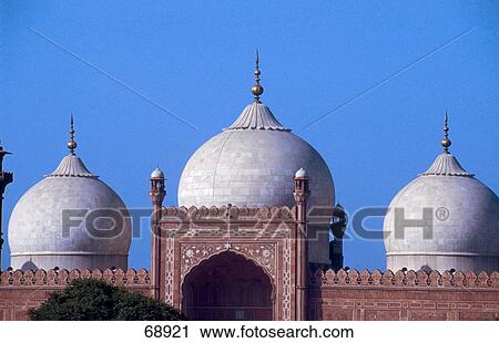 Mosque against clear blue sky, Badshahi Masjid, Lahore, Pakistan View Large Photo Image Stock Image - Mosque against clear blue sky, Badshahi Masjid, Lahore, Pakistan . Fotosearch