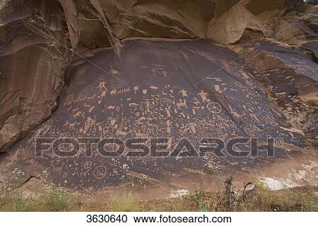 Stock Image - Newspaper Rock, Canyonlands Nationalpark, Utah, USA . Fotosearch