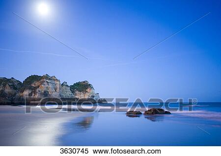 Praia dos Tres Irmaos at night, Alvor, Algarve, Portugal View Large Photo Image Stock Photography - Praia dos Tres Irmaos at night, Alvor, Algarve, Portugal . Fotosearch