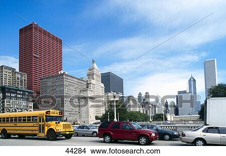 Picture - Traffic on road in city, Aon Building, Congress Plaza, Chicago, Illinois, USA . Fotosearch
