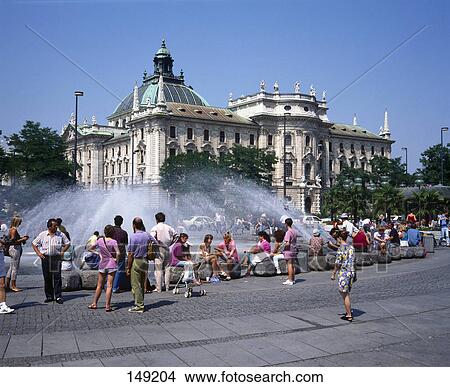 Picture - Fountain in front of court, Stachus, Munich, Bavaria, Germany . Fotosearch