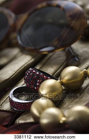 Stock Image - Accessoires, close-up . Fotosearch