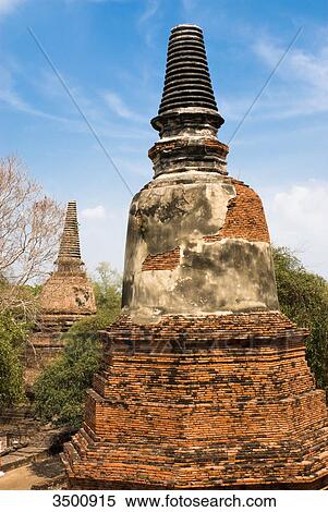 Stock Photography - Temple ruin Wat Rajabura, Ayuthaya, Thailand . Fotosearch