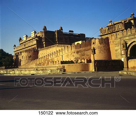 Stock Image - Fort at roadside, Junagarh Fort, Bikaner, Rajasthan, India . Fotosearch