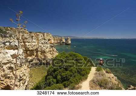 Picture - Rocky coast, Ponta da Piedade, algarve, Portugal . Fotosearch