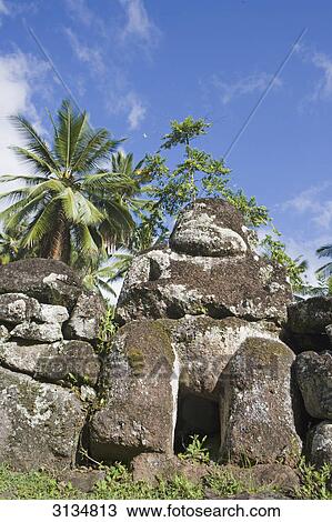 Taipi Vai valley, Nuku Hiva, French Polynesia View Large Photo Image Stock Image - Taipi Vai valley, Nuku Hiva, French Polynesia . Fotosearch