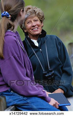 影像- 祖母, 由于, 孙女