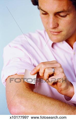 applying nicotine patch