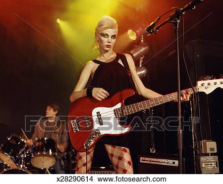 ファッショントレンド トップ100女性 ロック 歌手