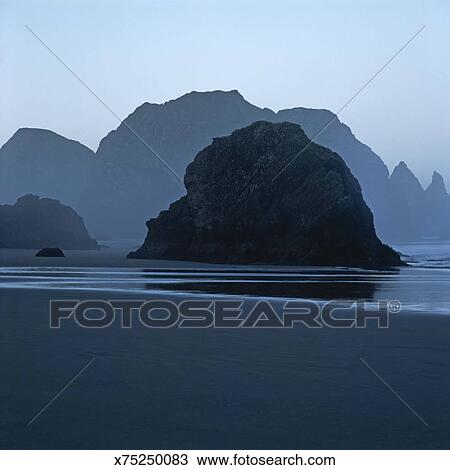 Stock Photo Of Sea Stacks In Myers Beach Oregon X75250083 Search Sea Stacks In Myers Beach Oregon