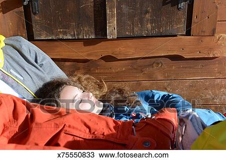 Teenagers Relaxing On Skiing Holiday Tirol Austria Europe Stock