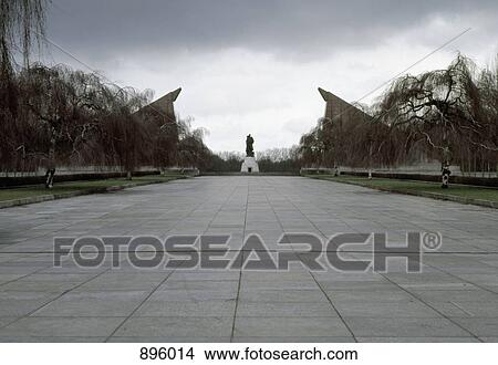 Soviet War Memorial, Berlin, Germany View Large Photo Image Picture - Soviet War Memorial, Berlin, Germany. Fotosearch