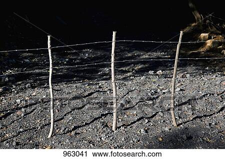 barbed wire fencing details