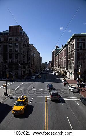 Diminishing perspective view of New York City street View Large Photo Image Stock Photography - Diminishing perspective view of New York City street. Fotosearch