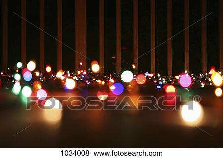 Immagini Luci Natale.Stringhe Di Illuminato Luci Natale Posa Su Uno Balcone Fuori Archivio Fotografico 1034008 Fotosearch