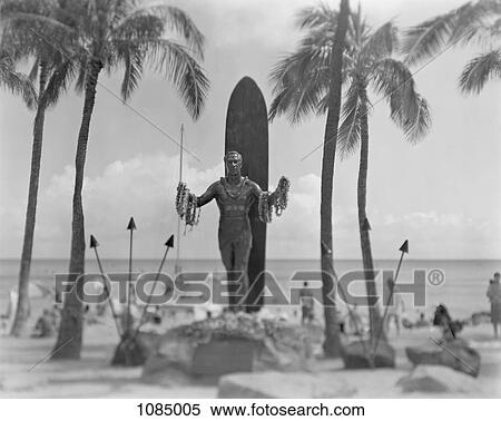 Stock Photography - Duke Kahanamoku Statue, Waikiki Beach, Hawaii, USA. Fotosearch