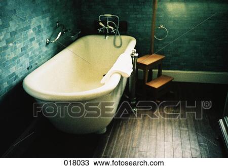 old style bathtub