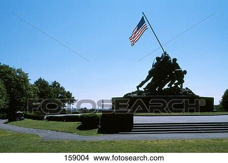 Picture - Iwo Jima Memorial, Arlington, Virginia, USA. Fotosearch