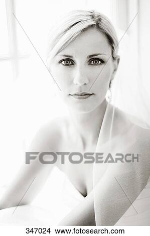 Picture - Portrait of a bride. Fotosearch