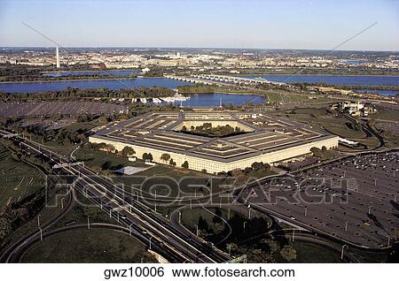 Stock Photograph - Aerial view of a parking lot beside a military building, The Pentagon, Washington DC, USA. Fotosearch