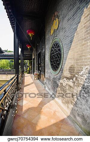 Picture - Corridor of a pavilion, Yu Yin Shan Fang, Panyu, Guangzhou, Guangdong Province, China. Fotosearch