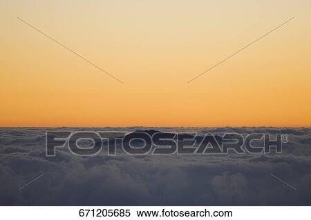 Storm waves in the sea, Mauna Kea, Hilo, Hawaii, USA View Large Photo Image Stock Photography - Storm waves in the sea, Mauna Kea, Hilo, Hawaii, USA. Fotosearch