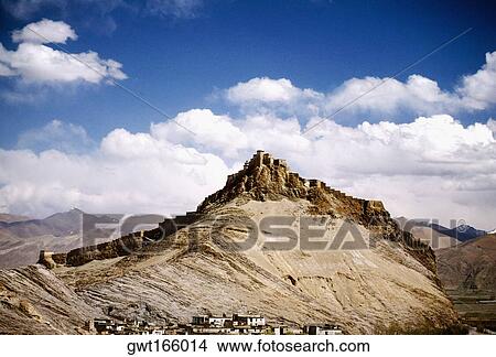Picture - Low angle view of a fort on a mountain, Gyantze Fort, Gyantze, Tibet, China. Fotosearch