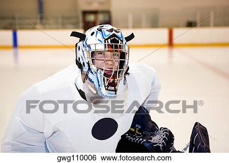 Close Up Of An Ice Hockey Player Stock Photograph Gwg Fotosearch