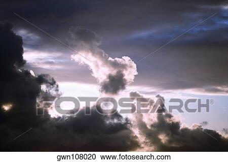 Stock Image - Cloudscape in the sky, Mawi, Hawaii Islands, USA. Fotosearch