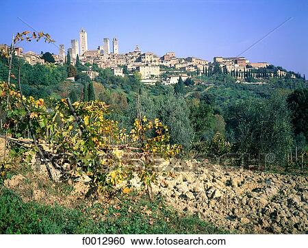 Stock Image - Italy, Tuscany, Europe, travel, travel exterior, open air, San Giminiano. Fotosearch
