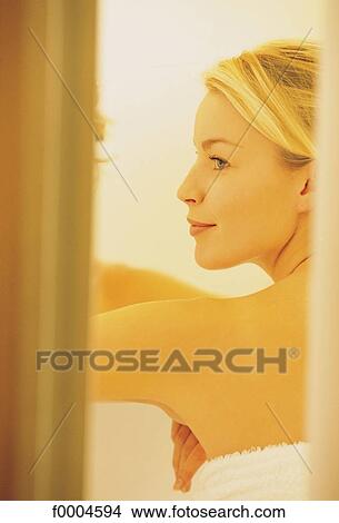 Picture - people, beauty, mirror, reflection, reflecting, reflect. Fotosearch