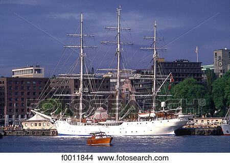 travel, travel Norway, Europe, exterior, open air, Oslo View Large Photo Image Picture - travel, travel Norway, Europe, exterior, open air, Oslo. Fotosearch