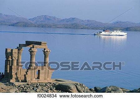 Picture - Egypt, Kalabsha Temple, kiosk of Qertassi, cruise on the lake Nasser. Fotosearch