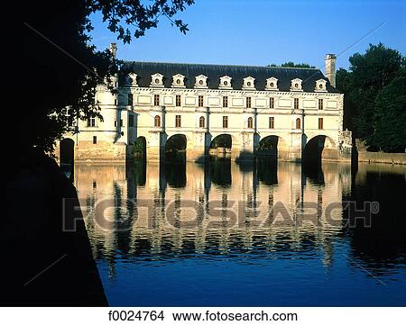 Picture - France, Touraine, Chenonceaux, castle and the Cher river. Fotosearch