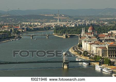 Stock Photograph - Hungary, Budapest, the Danube. Fotosearch
