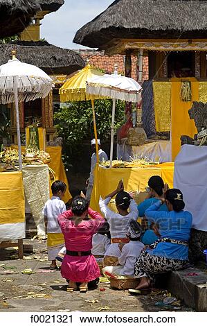 Indonesia, Bali, Klungkung, Kori Agung Tankash temple, Saraswati festival View Large Photo Image Stock Image - Indonesia, Bali, Klungkung, Kori Agung Tankash temple, Saraswati festival. Fotosearch
