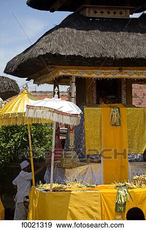 Stock Photo - Indonesia, Bali, Klungkung, Kori Agung Tankash temple, Saraswati festival. Fotosearch