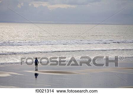 Picture - Indonesia, Bali, near Tanah Loth temple, beach. Fotosearch