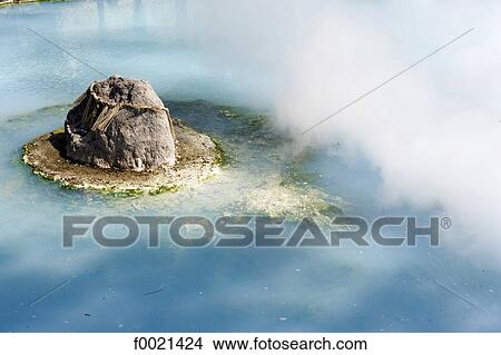 Picture - Japan, island of Kyushu, Beppu, hot springs. Fotosearch
