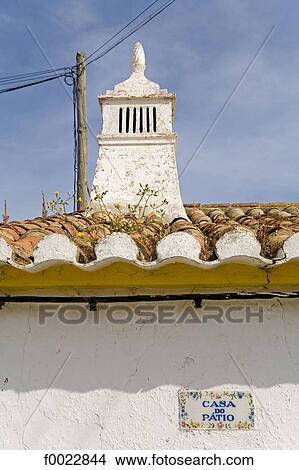 Picture - Portugal, Algarve, Cacela Velha, facade. Fotosearch