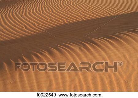 Stock Photo - United Arab Emirates, Dubai, desert. Fotosearch