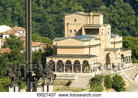 Bulgaria, Veliko Tarnovo, Fine Arts Museum and monument of the Assens View Large Photo Image Stock Photo - Bulgaria, Veliko Tarnovo, Fine Arts Museum and monument of the Assens. Fotosearch